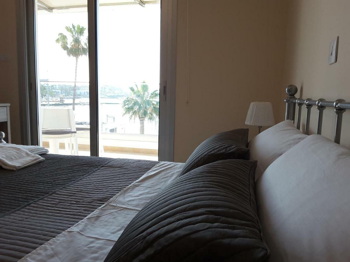 Lighthouse By The Sea Lovely 2Bdr Apartment Pafos Exterior foto