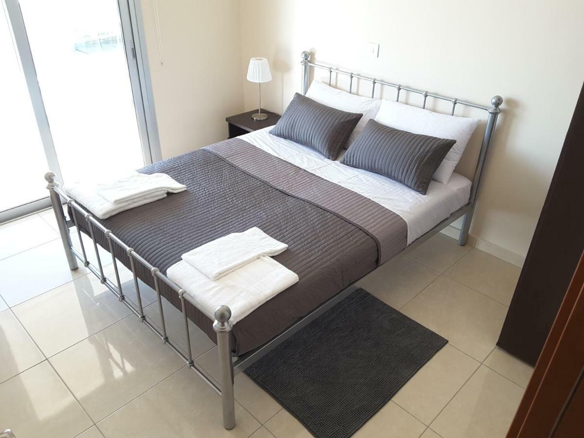 Lighthouse By The Sea Lovely 2Bdr Apartment Pafos Exterior foto