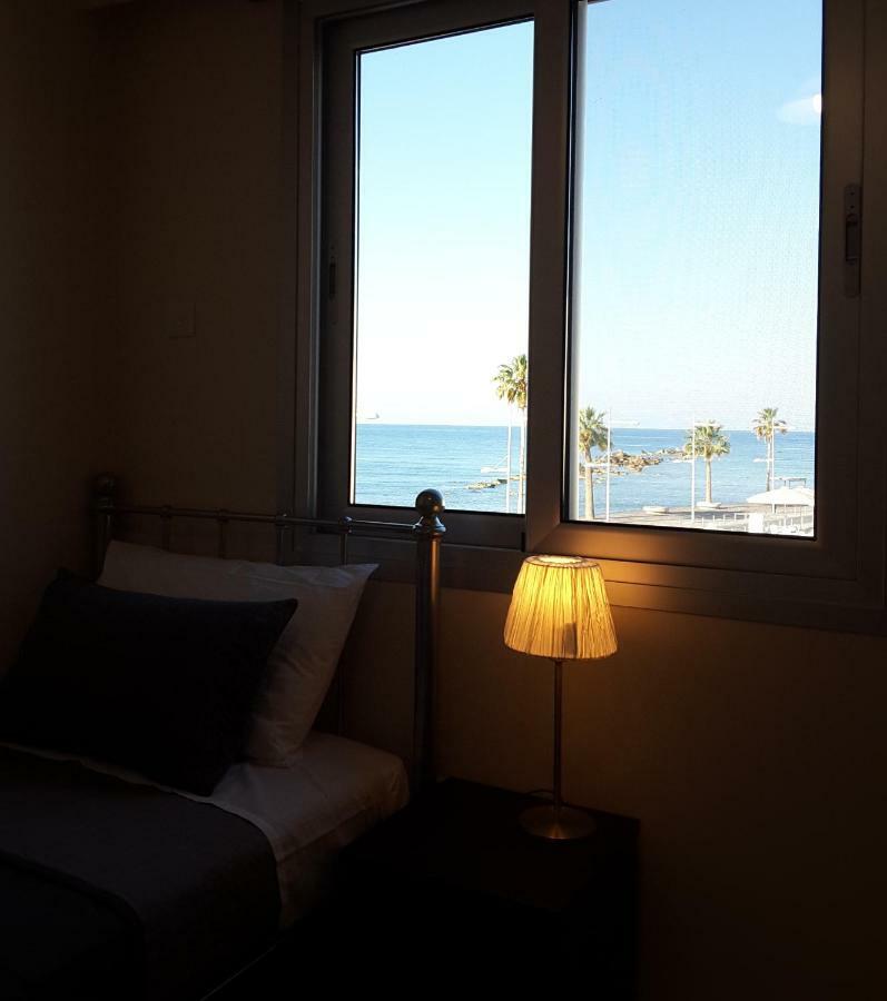 Lighthouse By The Sea Lovely 2Bdr Apartment Pafos Exterior foto
